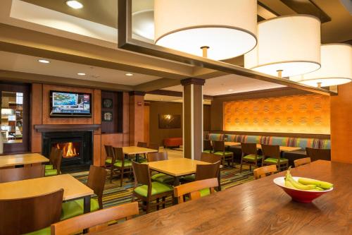 Étterem, Fairfield by Marriott Inn & Suites Augusta in Augusta (ME)