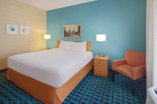 King Suite with Sofa Bed room in Fairfield Inn & Suites by Marriott Austin-University Area