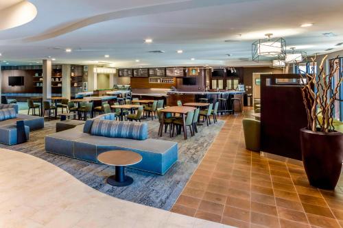 Courtyard by Marriott Roseville Galleria Mall/Creekside Ridge Drive - image 3
