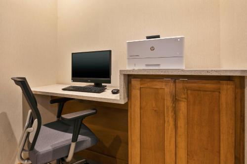 Fairfield Inn & Suites by Marriott Kalamazoo - image 14