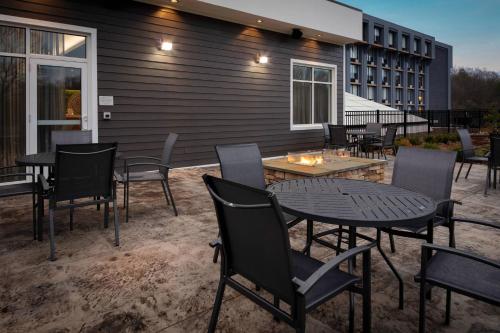 Fairfield Inn & Suites Springfield Enfield - image 13
