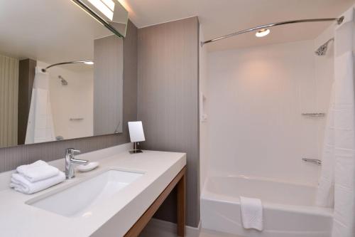 Courtyard by Marriott Toledo North in Toledo, USA