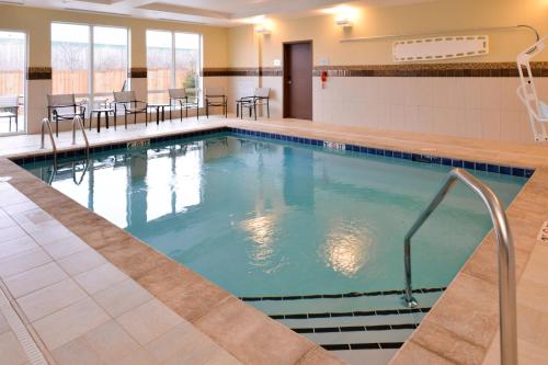 Courtyard by Marriott Toledo North - image 3