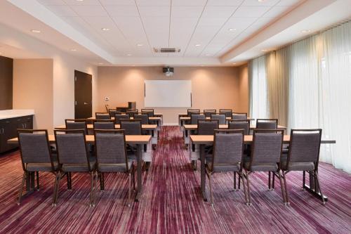 Courtyard by Marriott Toledo North - image 11