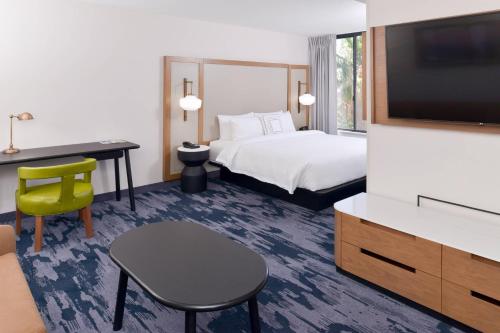 Fairfield Inn and Suites by Marriott Bakersfield Central - image 14