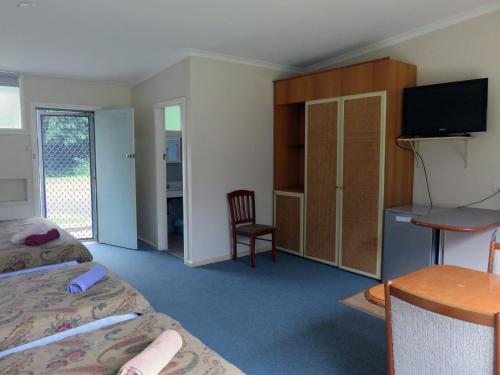 Ecotel Narooma Ideally located in the prime touristic area of Kianga, Ecotel Narooma promises a relaxing and wonderful visit. Both business travelers and tourists can enjoy the hotels facilities and services. Take 