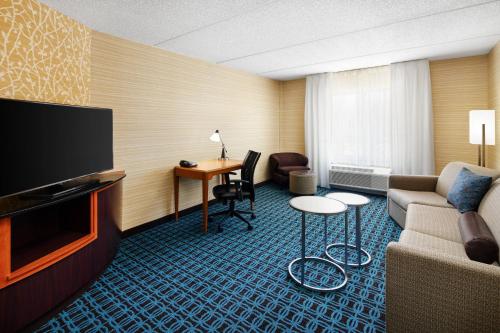 Fairfield Inn and Suites by Marriott Plainville - image 6