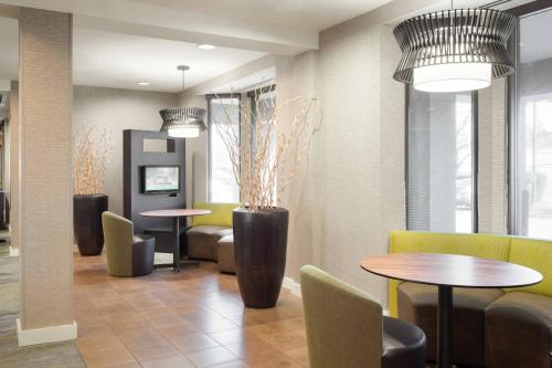 Courtyard by Marriott Princeton - image 10