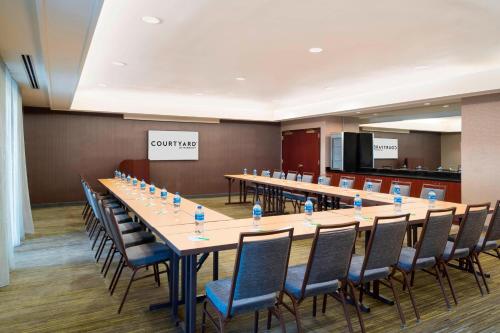 Courtyard by Marriott Princeton - image 6