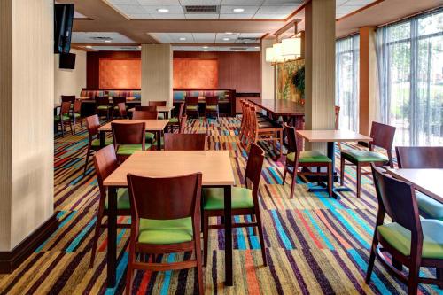 Fairfield Inn & Suites Anniston Oxford - image 3