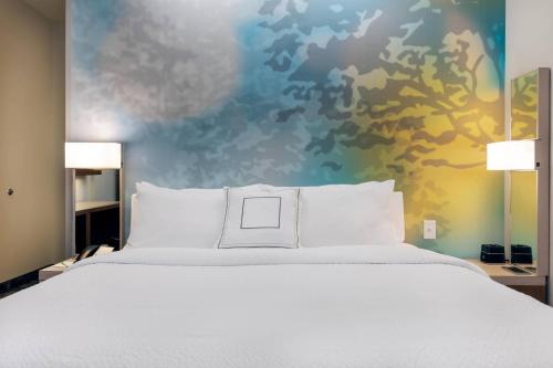 King Room with Sofa Bed image 5