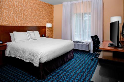 Fairfield Inn & Suites by Marriott Douglas - image 10