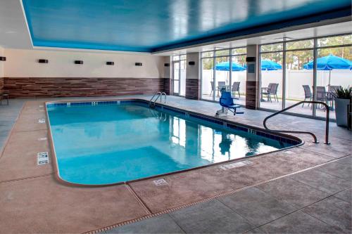 Fairfield Inn & Suites by Marriott Douglas - image 8