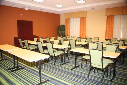 Fairfield Inn & Suites Tehachapi - image 3