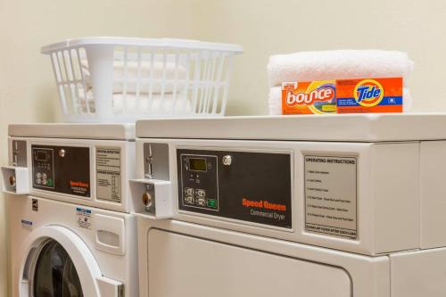 Fairfield Inn & Suites Bismarck North - image 2