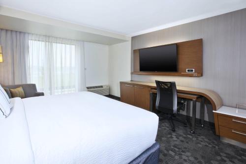 Courtyard by Marriott St. Joseph-Benton Harbor - image 7