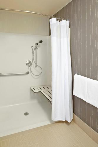 Courtyard by Marriott State College - image 2