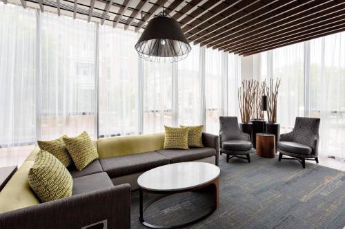 Courtyard By Marriott Knoxville Downtown