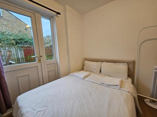 London E14 Rooms, Londýn
