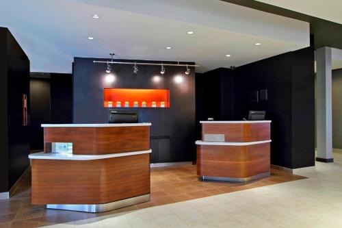 Courtyard by Marriott Victoria - image 9