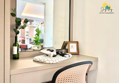 The Shore l Exclusive Private Garden l Luxury Suite l 4-9 pax l Melaka River View l Direct Mall l Jonker Street by Jay Stay Management