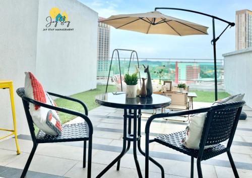 The Shore l Exclusive Private Garden l Luxury Suite l 4-9 pax l Melaka River View l Direct Mall l Jonker Street by Jay Stay Management