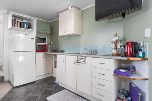 Exterior view, A Hidden Gem - Whangarei Holiday Home in Onerahi