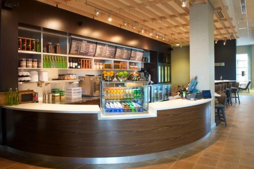 Courtyard by Marriott Seattle Everett Downtown - image 12