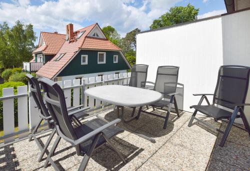 Apartment with Balcony image 6