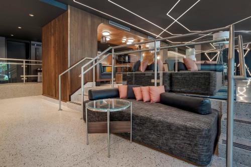 Courtyard by Marriott Washington DC Dupont Circle - image 11