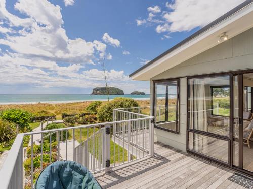 外部景觀, Jack and Enids Whangamata Beach House in 旺阿馬塔