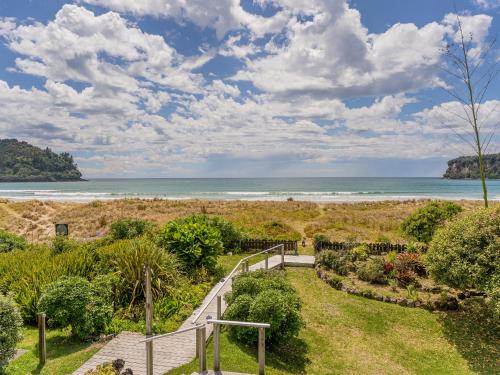 外部景觀, Jack and Enids Whangamata Beach House in 旺阿馬塔