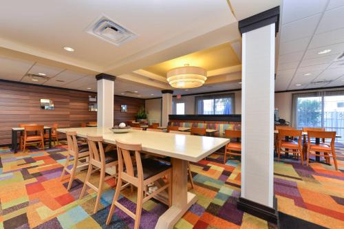 Fairfield Inn & Suites Kingsland - image 11