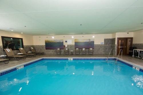 Fairfield Inn & Suites Burlington - image 10