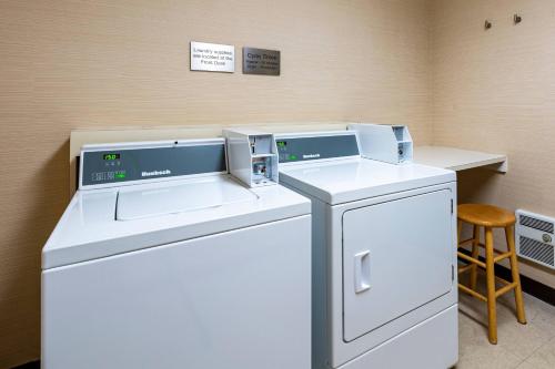Fairfield Inn Battle Creek - image 10
