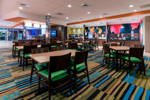 Fairfield Inn & Suites by Marriott Boston Marlborough/Apex Center - image 11