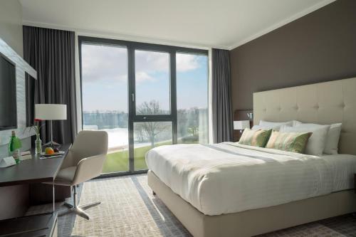 1 queen bed