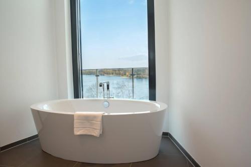 Courtyard by Marriott Wolfsburg - image 5