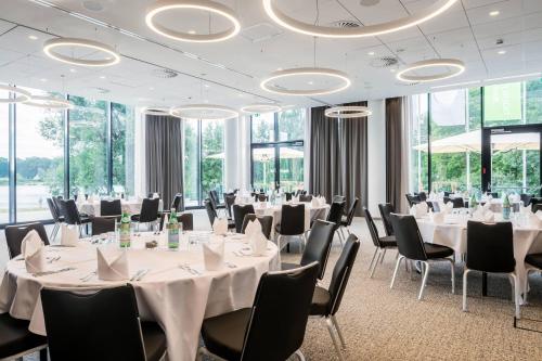 Courtyard by Marriott Wolfsburg - image 14