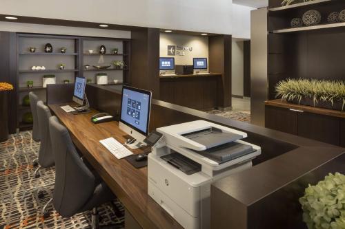 Courtyard by Marriott Fishermans Wharf - image 9