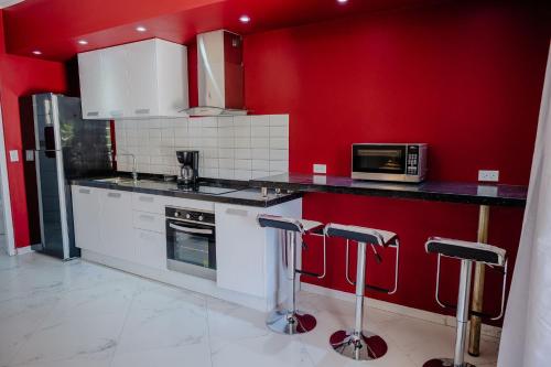 Perfect 1-bedroom-apartment 2 km from Eagle beach - image 3