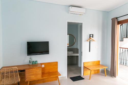Superior King Room image 10