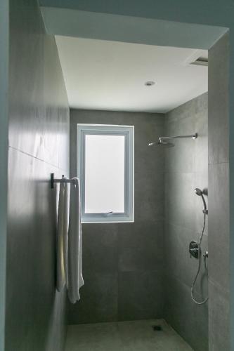Superior King Room image 8