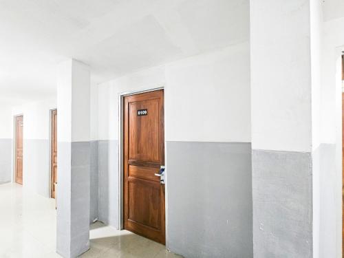 A szálláshely kívülről, RedDoorz near Mulyosari near PARK Circuit