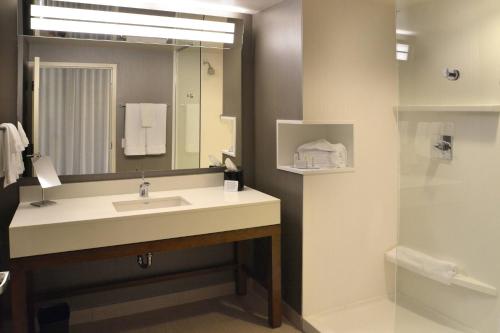 Courtyard by Marriott Youngstown Canfield - image 13