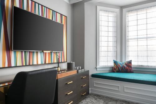 Superior King Room image 2
