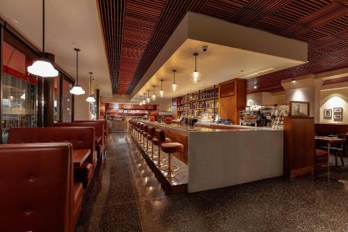 Courtyard by Marriott San Francisco Downtown/Van Ness Ave - image 10
