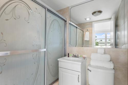 Bay Harbor Sunset Apt 2C Bay Harbor Sunset Apt 2C