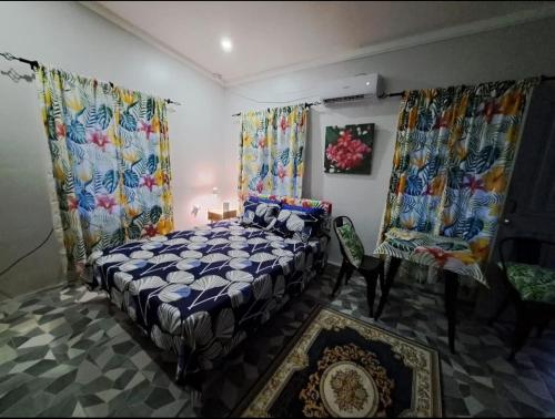 One-Bedroom Apartment image 2