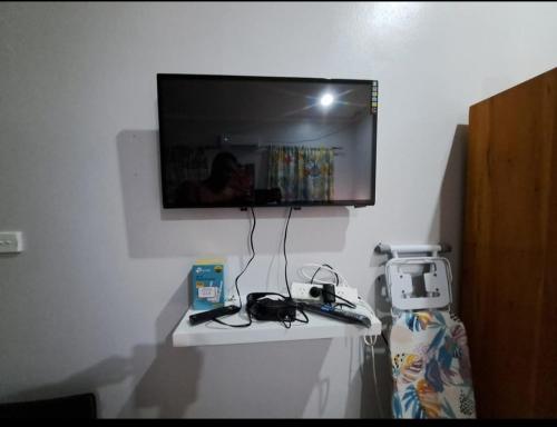 One-Bedroom Apartment image 4